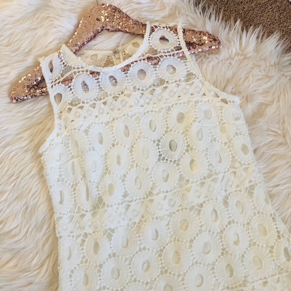 White eyelet dress - Picture 3 of 8